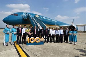 Vietnam Airlines adds Dreamliners to 100-strong fleet