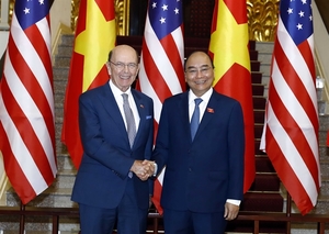 PM Phuc receives US Secretary of Commerce