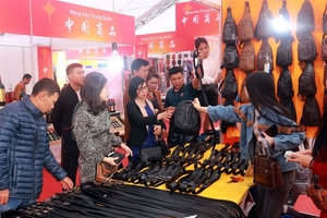 Quang Ninh hosts VN-China trade and tourism fair