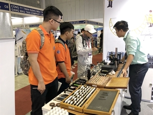 International machinery, supporting industry fairs open in HCM City