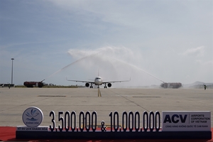 Vietjet takes 10 millionth passenger to Khanh Hoa from Seoul