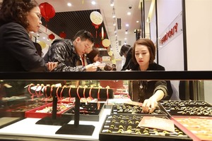 Gold selling price rise varies from store to store
