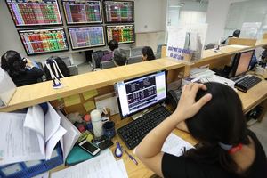 VN stocks slide on modest liquidity