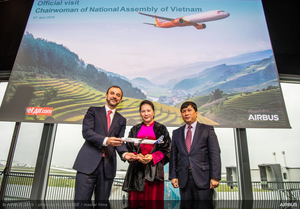 Vietjet receives new A321neo aircraft with the witness of Vietnamese National Assembly chairwoman in France