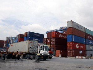 HCM City lacks licensed truck, container yards