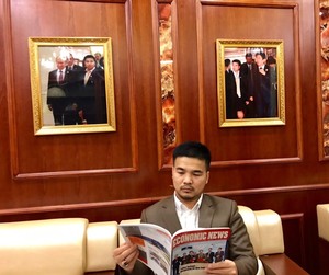 International press hails Viet Nam-origin billionaire
