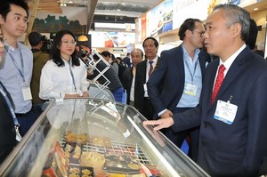 Viet Nam’s seafood sector promotes products at Brussels expo