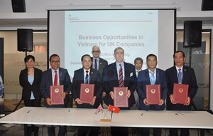 Viet Nam promotes business, investment in UK