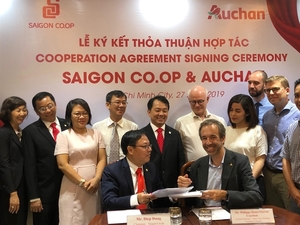 Saigon Co.op buys out French retailer Auchan