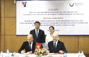 Viet Nam, Uruguay ink trade, investment agreement
