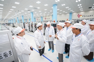 Yangon delegation visits Vinsmart factory