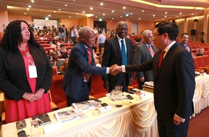 Viet Nam and Middle East, Africa have more rooms to expand co-operation