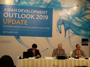Viet Nam's growth moderate this year but remains robust in Asia