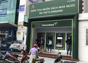 Vietcombank receives three awards from Asiamoney