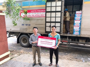 LOTTE Finance sends essential items to support flood victims in central Viet Nam