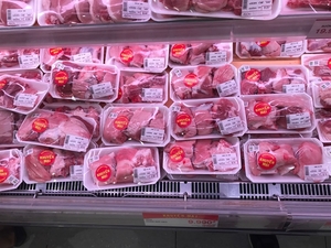 Viet Nam increases pork imports to reduce price on local market: MARD
