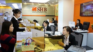 Moody's places five VN financial institutions on review for downgrade