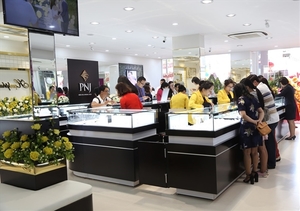 Jewellery firm loses as stores close for virus fight