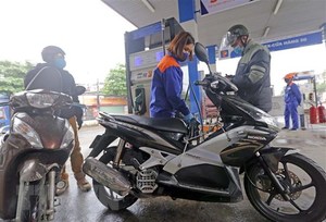 Petrol stations “hoarding” face strict punishments