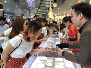 Gold demand up sharply in HCM City in July