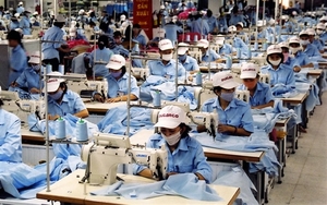 Textile and apparel firms lack orders for the last two quarters