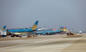 Vietnam Airlines launches new services on Ha Noi-HCM City route