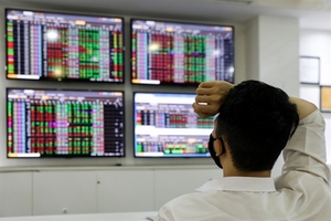 Strong stock market gives securities firms profit a boost in Q3