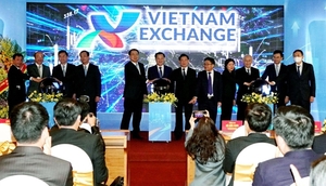 Viet Nam Stock Exchange officially debuts