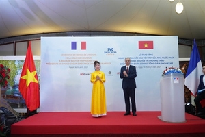 Vietjet CEO receives the French Legion of Honour