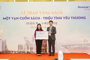 Book donation programme celebrates Viet Nam Book Day