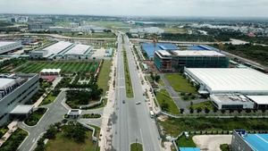 Sai Gon Hi-Tech Park maintains production while ensuring safety for workers