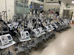 VPBank hands over more than 1,000 ventilators to pandemic-hit southern region