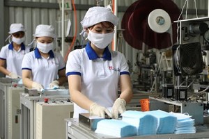 Viet Nam exports over 15 million medical masks in August