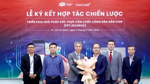 VietCredit, FPT IS partner for chip-based citizen ID card authentication