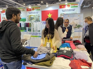 Garment firms join major textile sourcing show in India