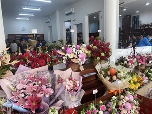 Rose prices surge on Valentine’s Day on lack of supply