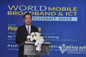 Summit discusses telecommunications infrastructure, digital content services
