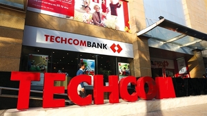 Techcombank claims leading position in Top 100 employers survey