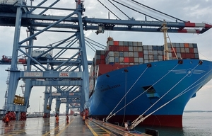 VN's logistics must keep up with international standards