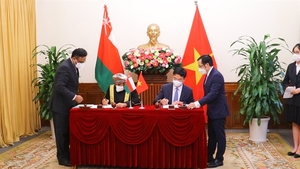 Viet Nam - Oman waives visas for diplomatic, special, official passport holders