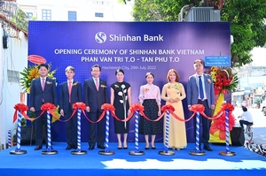 Shinhan Bank Vietnam opens new branch and transaction offices