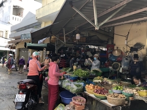 Food prices ease at HCM City supermarkets