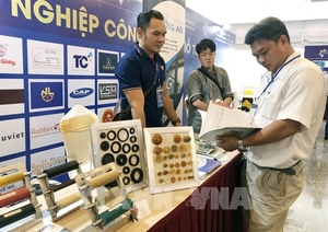 Supporting industry businesses, foreign buyers meet at sourcing fair