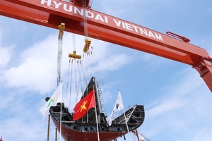 HVS' 700 tonne crane put  into operation
