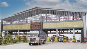 Ample room remains for Viet Nam-Laos trade ties
