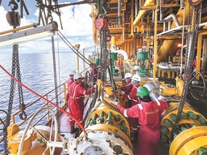 Petrovietnam exceeds 9-month targets amid economic challenges