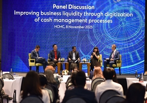 Standard Chartered hosts first Treasury Leadership Forum in Việt Nam