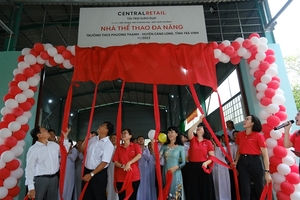 Central Retail Vietnam donates sports facility to Trà Vinh school