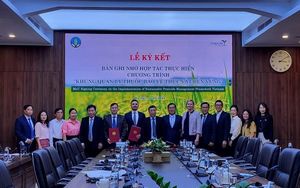 Việt Nam and CropLife Asia sign MoU on sustainable use of pesticides