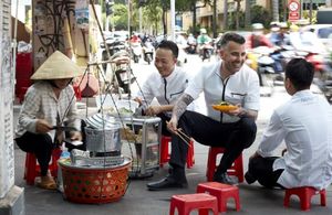 Celebrated chef Sam Aisbett unveils Akuna in Saigon
